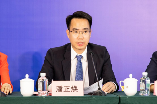 针对石滩镇基层卫生健康及康养产业情况,增城区石滩镇党委书记潘正焕