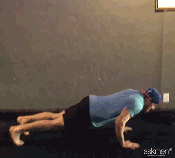 侧重：胸部，三角肌，肩部，腹肌，侧腹肌