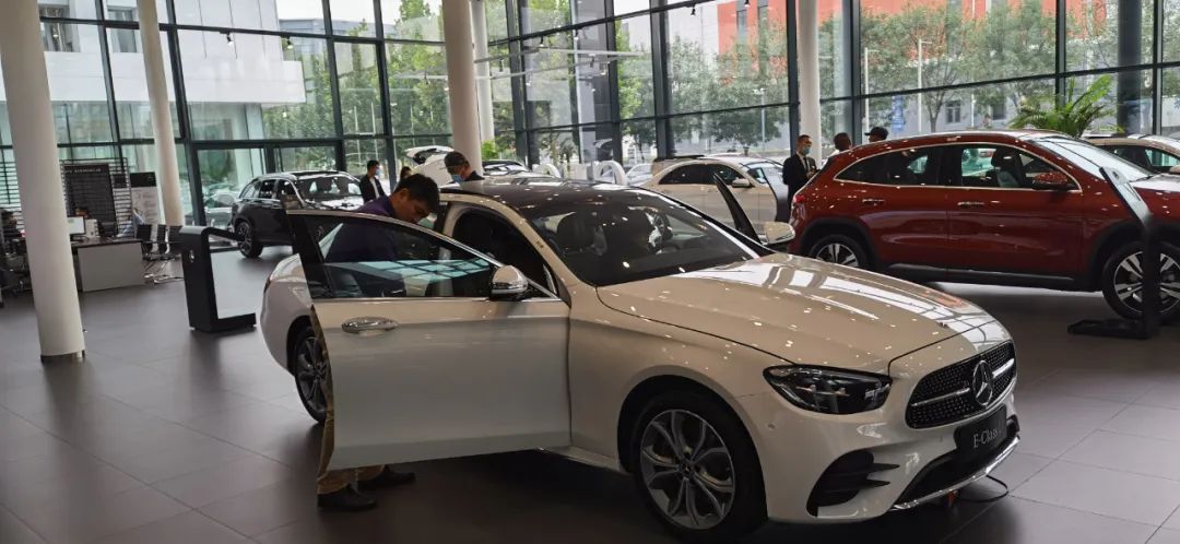 “国庆”车市释放消费力：乘用车销量同比增7% 豪华车热销