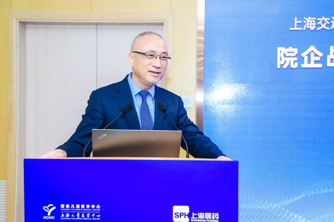 上实集团副董事长,上海医药集团党委书记,副董事长葛大维强调,此次