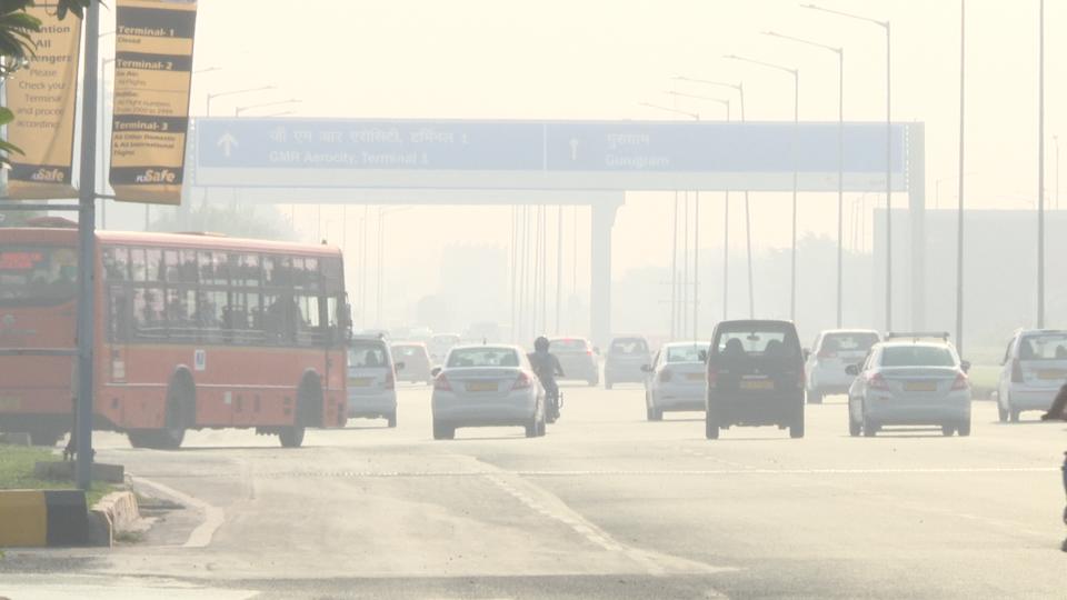 印度首都新德里空气质量跌入8个月最差(图)