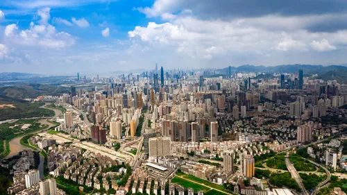 深圳市城区景色（2020年8月26日摄，无人机照片）。新华社记者 毛思倩 摄