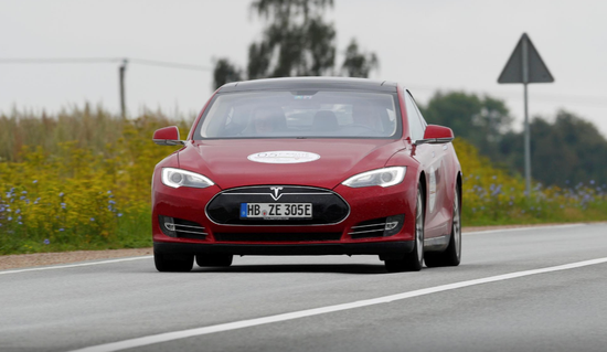 特斯拉Model S降至7万美元以下 马斯克：预言将会实现！