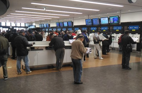 日本66岁和71岁男子合伙抢劫91岁老人：想弄点钱买酒喝