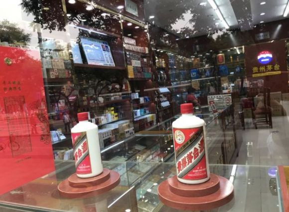 茅台市场零售价飙至3000元/瓶 业内称遏制价格上涨“杯水车薪”