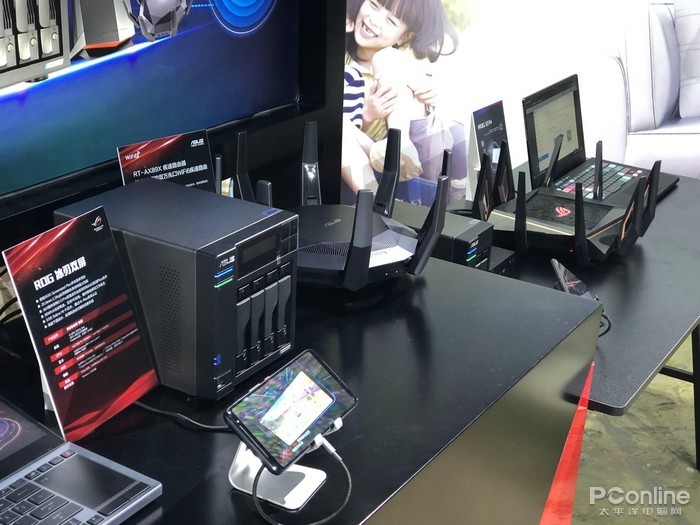 WIFi6区还展示了系列WiFi6无线路由产品