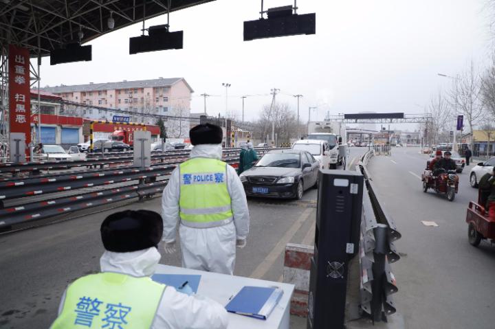 新冠肺炎疫情发生后,涿州市挟河公安检查站便成了公安,交通和卫生部门