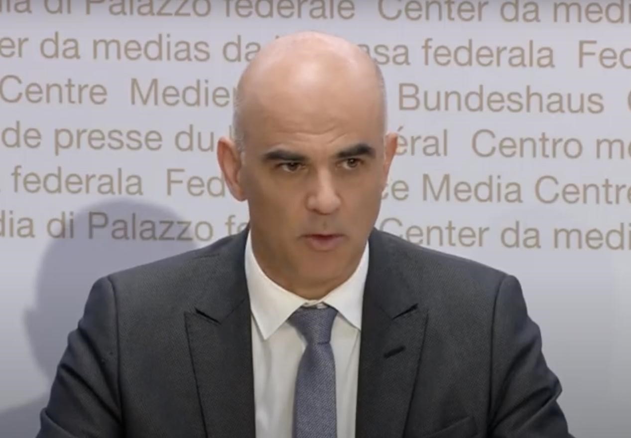 △瑞士联邦卫生部长贝尔赛出席当天的新闻发布会（图片来源于瑞士联邦委员会官网）