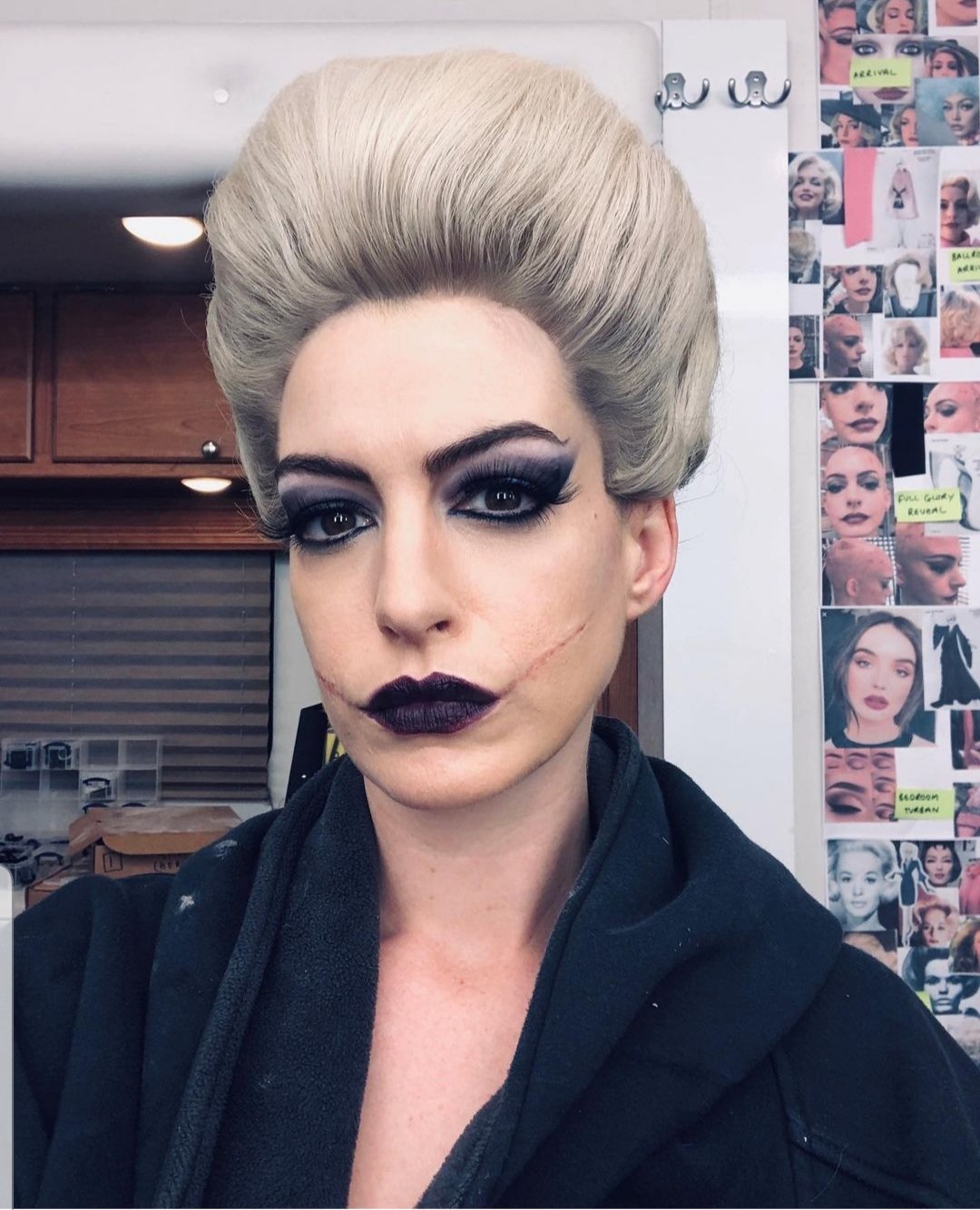 安妮海瑟薇《女巫》新短片发布裂口女巫真可怕