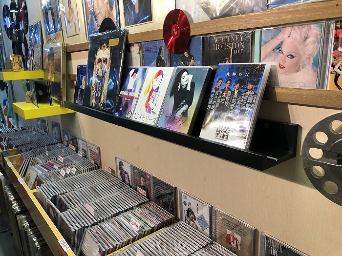 其中一家音像店。拍摄：徐诗琪