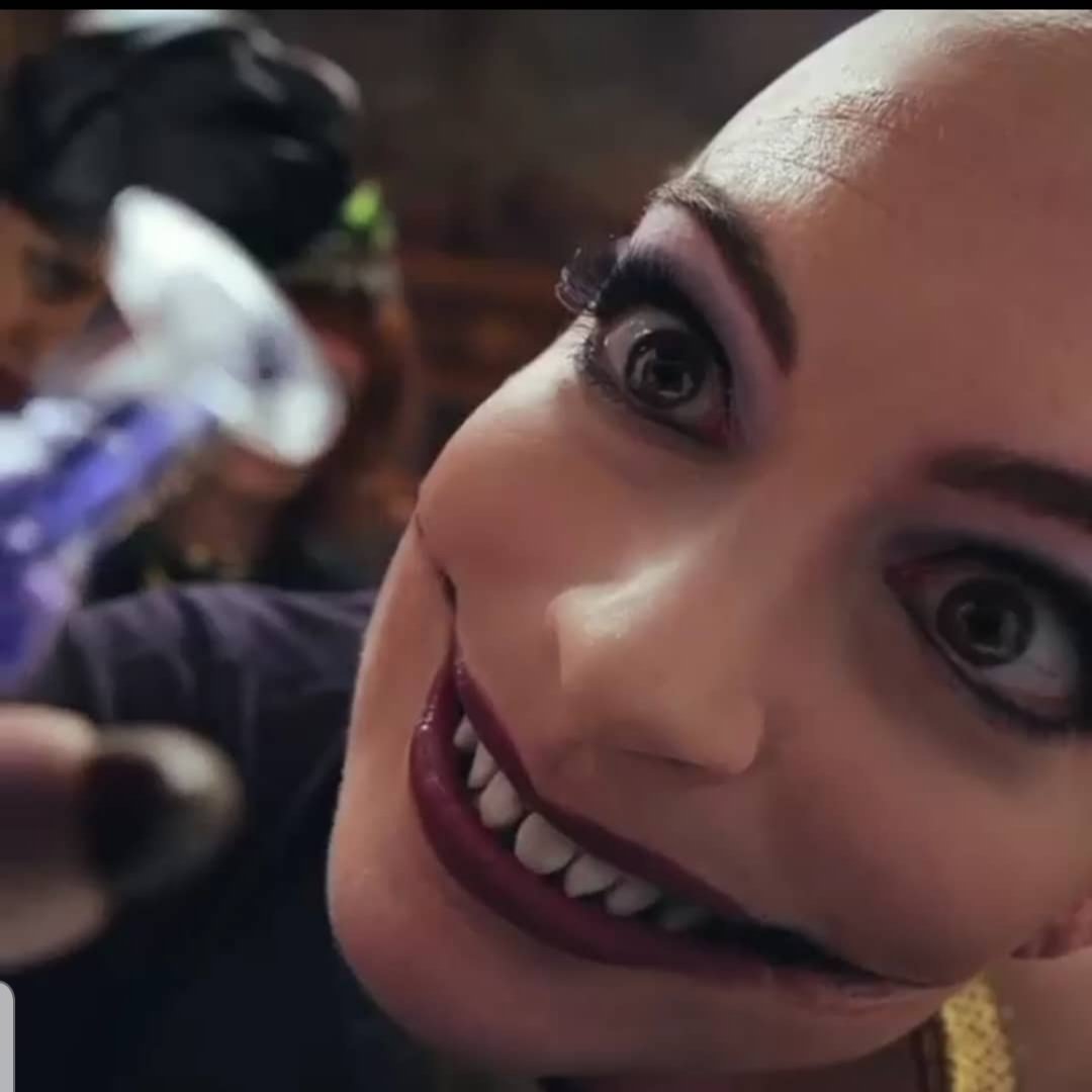 安妮海瑟薇《女巫》新短片发布裂口女巫真可怕