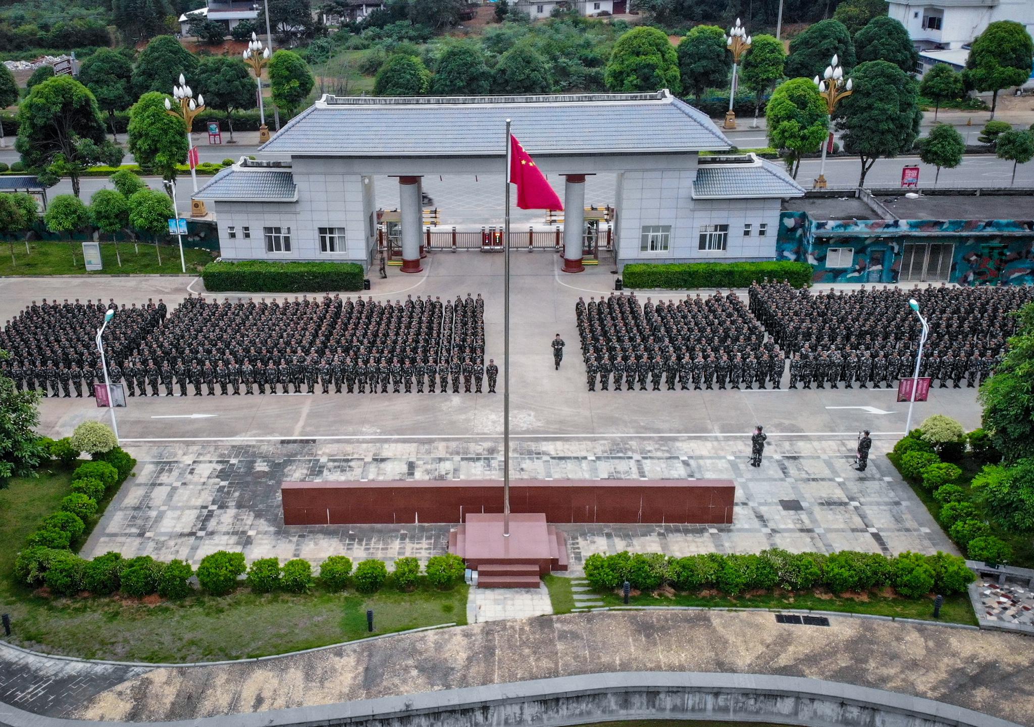 武警广西总队新兵团训练基地承训点举行升旗仪式