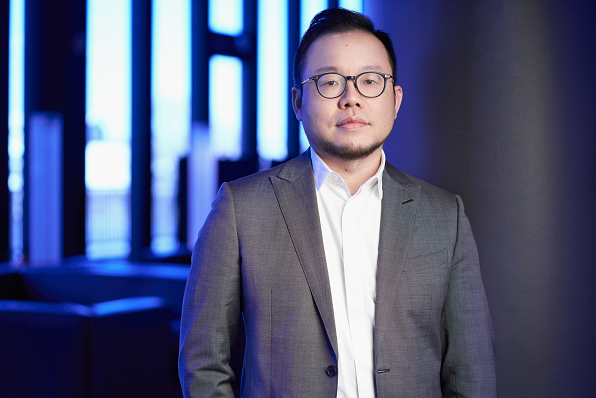 (vivo副总裁、欧洲市场总裁邓力)