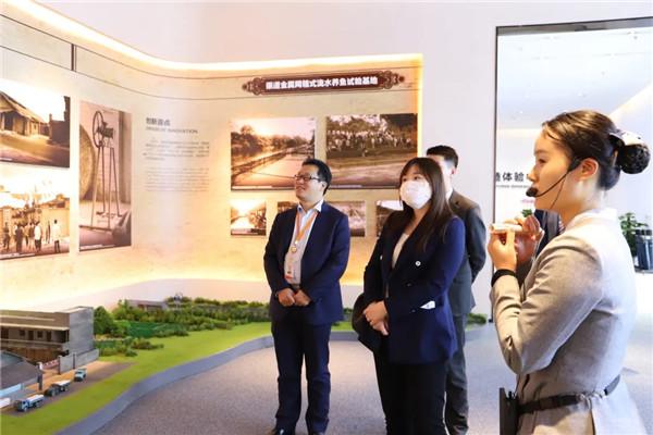 晶澳助理总裁靳军淼一行莅临通威太阳能参观交流