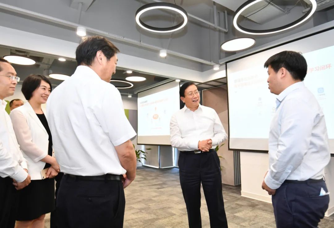 猿辅导获22亿美元融资:dst腾讯领投 重点布局光谷