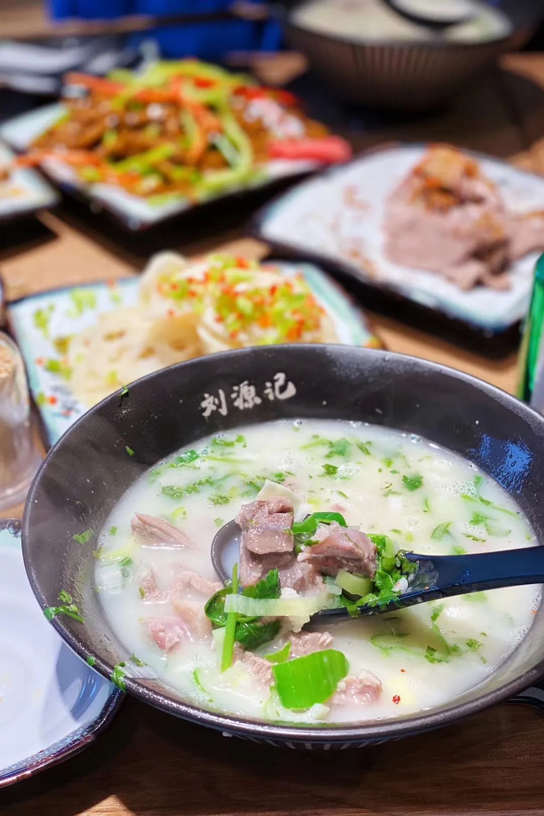 大河美食团：老中街刘记羊肉汤馆店面升级-大河新闻