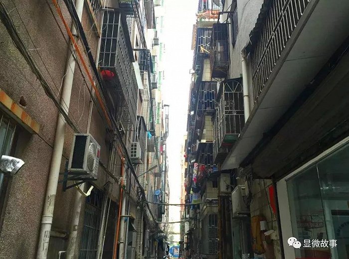 年轻人租房风云：黑道砸门、半夜被墙皮砸醒、公寓爆雷