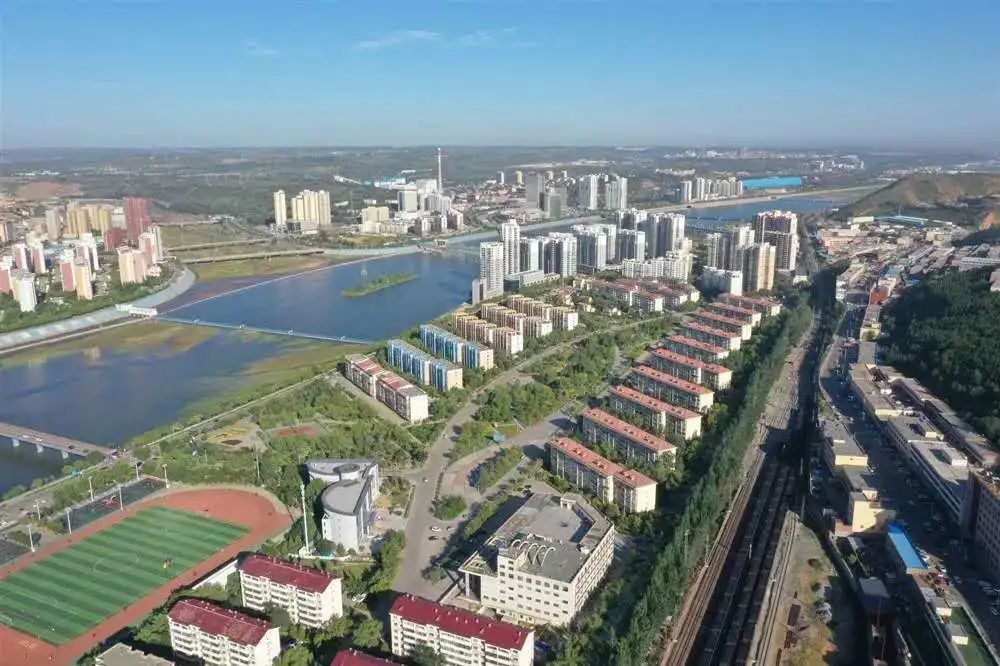 讲的是伊金霍洛旗上湾矿我出生于内蒙古鄂尔多斯市我是一块煤大家好