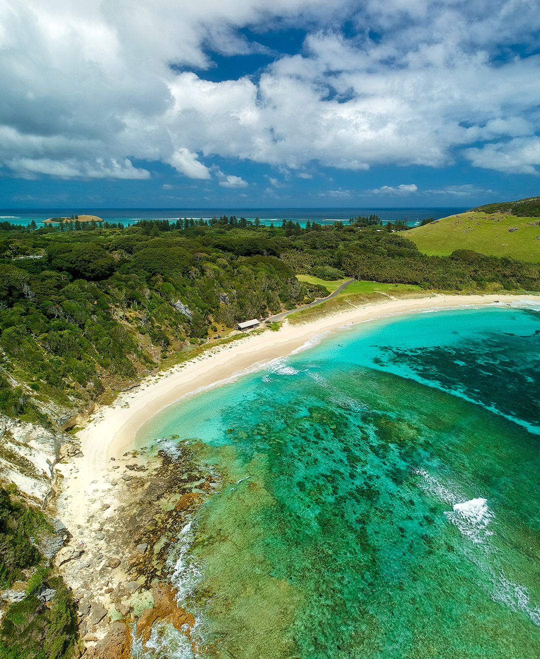 藏不住了chrishemsworth的天堂海岛大公开