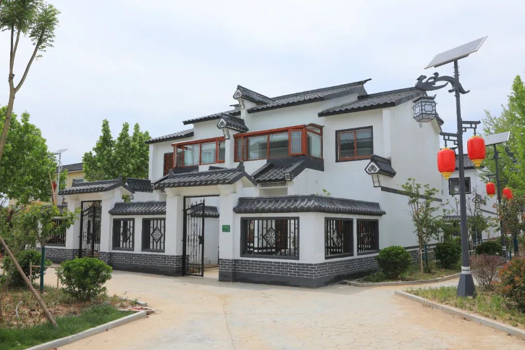 农村,小城镇社区,串成"链",铺成"扇",在广袤的苏北大地上勾勒出一幅