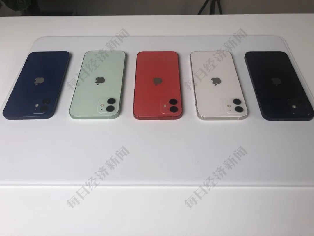 苹果新机iphone 12。图片来源：每经记者 王晶摄