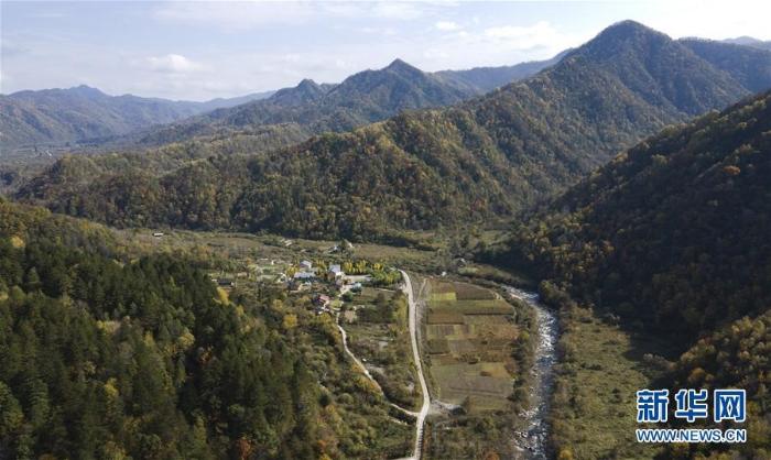 西安市周至县厚畛子镇老县城村景色(10月16日摄,无人机照片)&nbsp