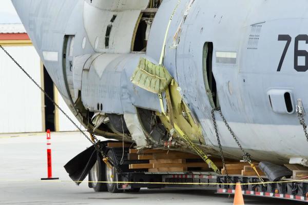 后起落架部位也已经严重损坏