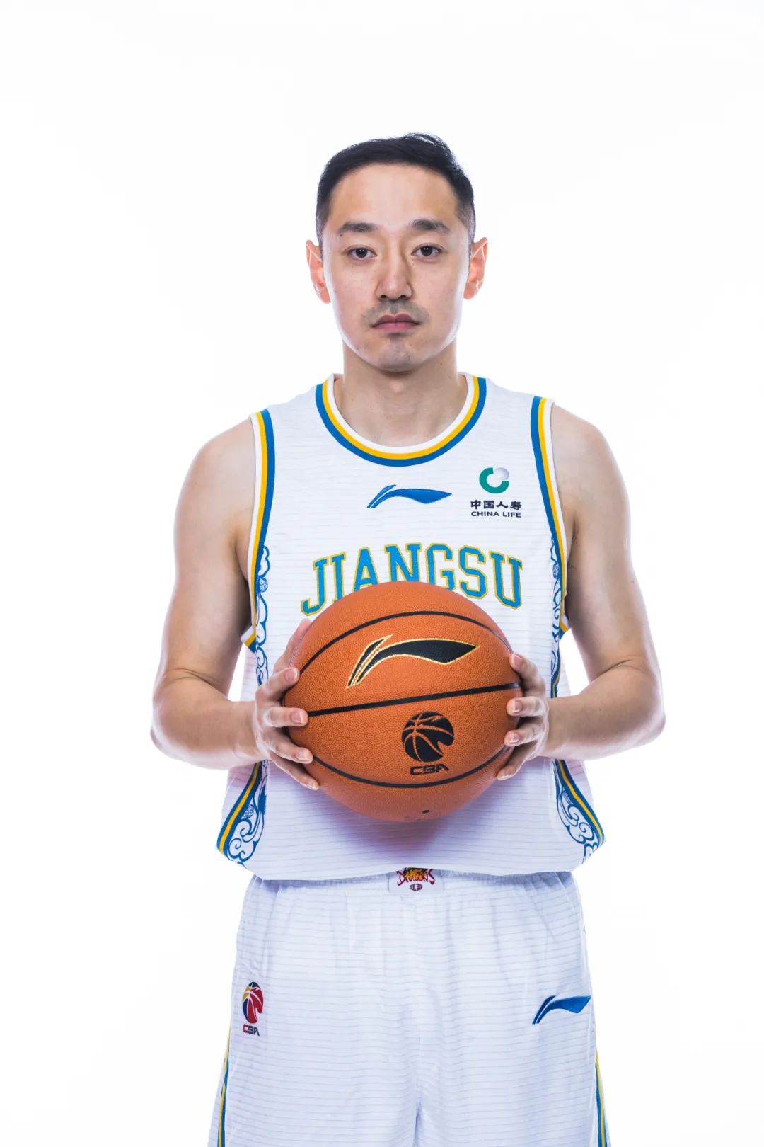 本场竞赛吴冠希在伤停两场后复出,竞赛初步后,肯帝亚在进攻端打出流畅的协作