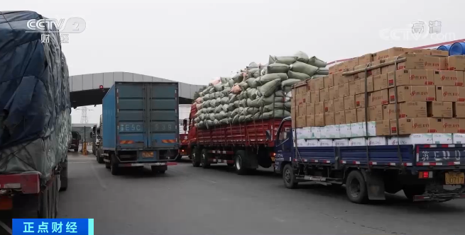 突然这个行业大爆发货车排队3小时等装货有企业产销率都超100