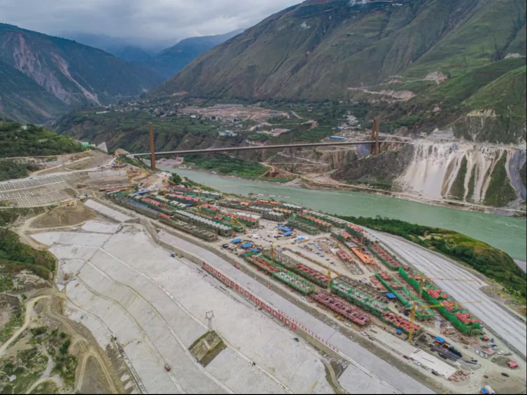 白鹤滩库区东川象鼻岭安置点进行移民选房