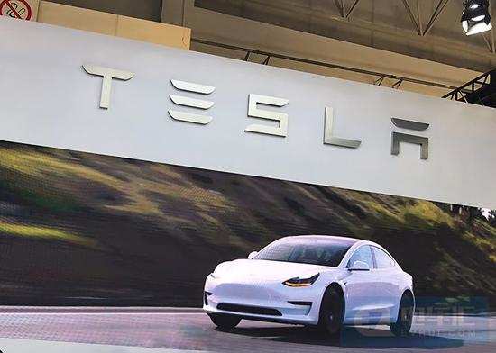 业内人士称特斯拉应对外销售其自动驾驶芯片 与英伟达竞争