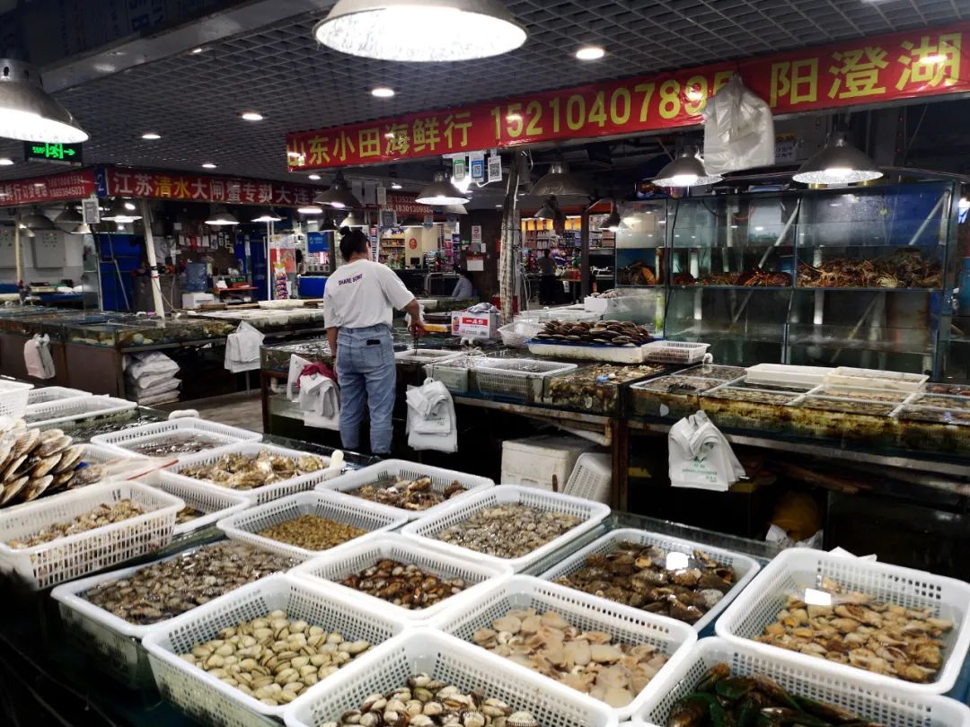 北京一海鲜市场  图片来源：视觉中国