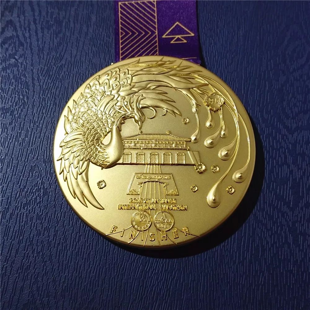 4届西马奖牌,你爱哪一枚?