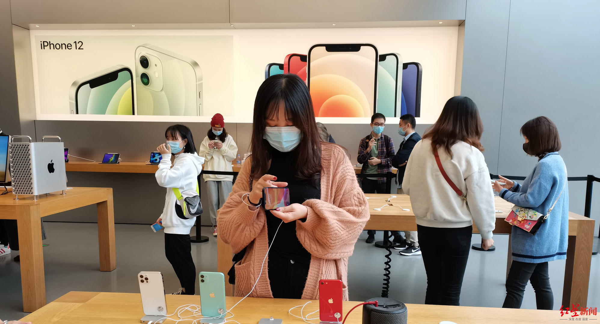 上市5天iPhone12跌破发行价：办个5G套餐 最高能降1300多元