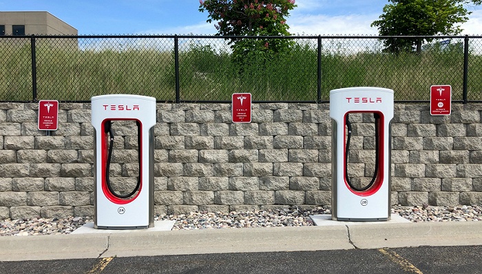 充电桩行业转型在即:仍存大量缺口 宁德时代、蚂蚁金服等巨头入局