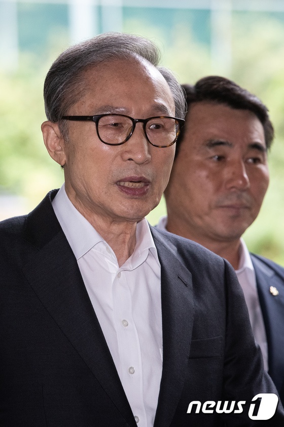 李明博原料图(news 1)