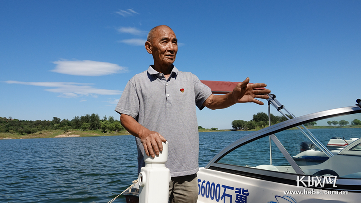 脱贫冀忆民间实物故事闫青海和他的西柏坡001号游船