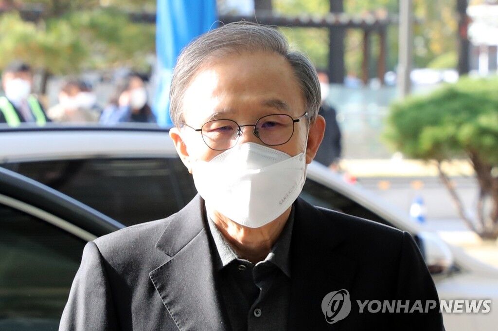 终审被判17年后 79岁的李明博回应 自己会坚强挺下去 手机新浪网 终审被判17年后 79岁的李明博回应 自己会坚强挺下去 手机新浪网