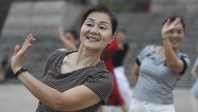 明年起大妈跳广场舞有啥规范可循上海这部条例来了