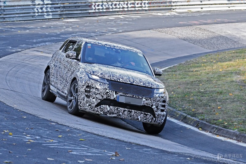 中期改款路虎极光首次曝光 轴距加长/新增7座