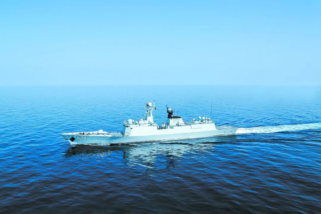 坚守战位练兵不懈 航空兵 国防部 东部战区 新浪军事 新浪网
