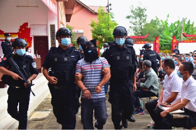 云南多人避关绕卡送14名偷渡回流者入境：每人收千元 被刑拘