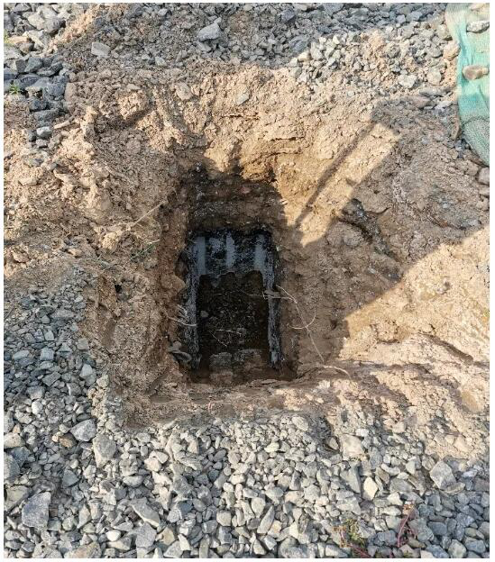 图2 在厂区内填埋的大修渣处置后废渣