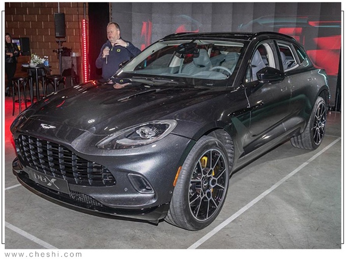 法拉利的SUV？怎么跟你形容呢，四个字：够帅够贵