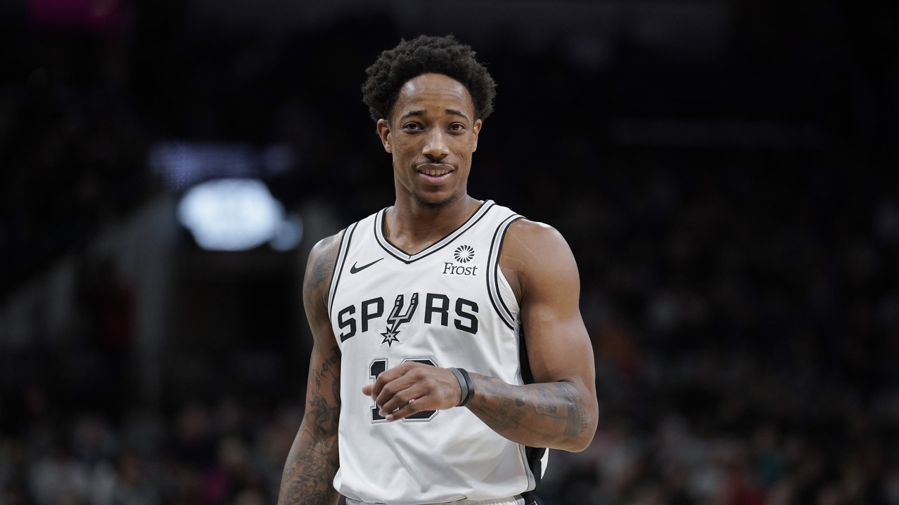 德罗赞末节关键10分助马刺进加时取胜