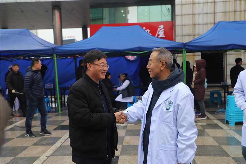 莫翠平:用爱浇筑医养产业 用心铸就"百岁工程"