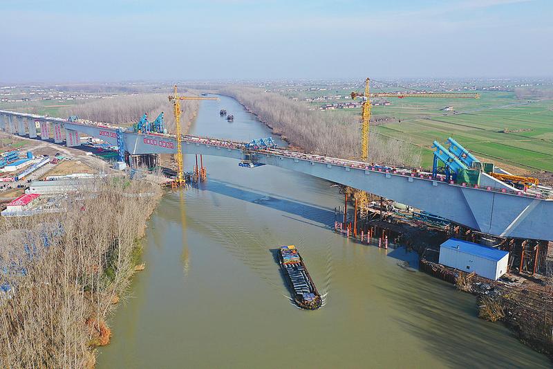 盐城南特大桥跨通榆河连续梁拱桥顺利合龙