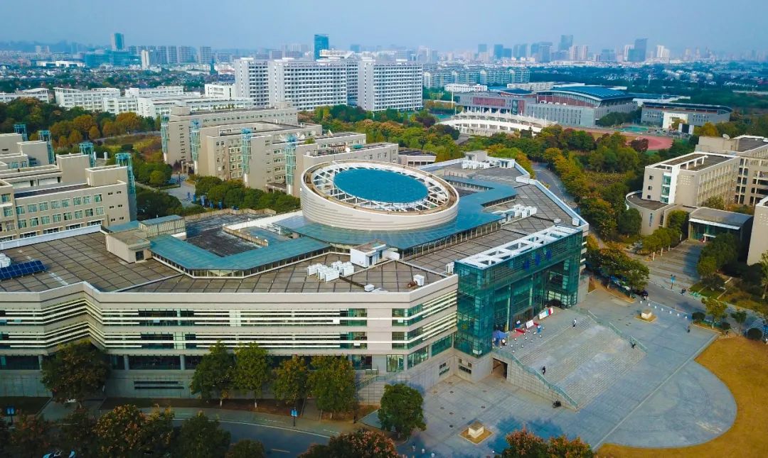 我想与你共享这绝美河海之秋