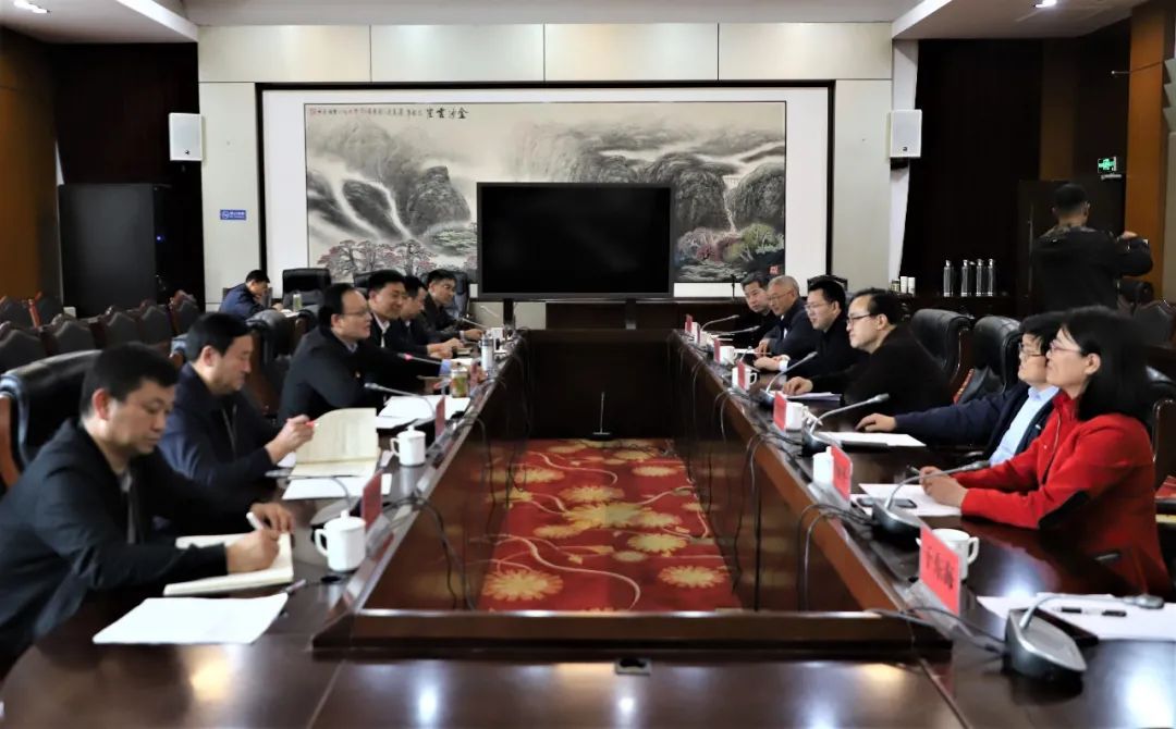 楚雄州委副书记,州长迟中华接待了张来斌一行.