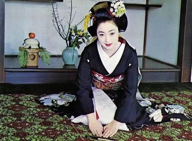 日本最有名气花魁6岁出道巅峰时期嫁人隐退章子曾经怡演过她